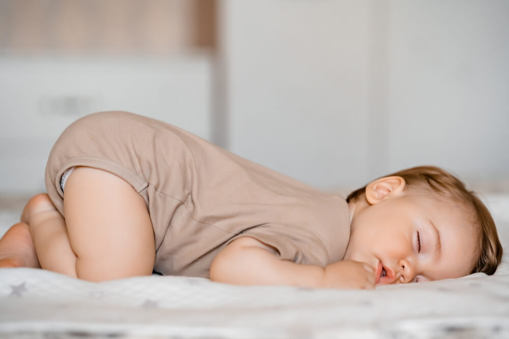 Signs Your Baby is Ready to Transition to a Crib